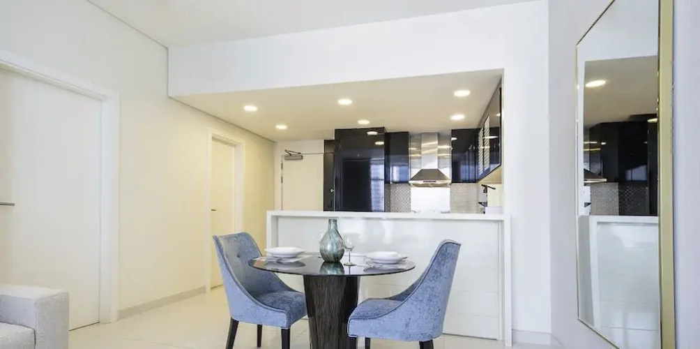 LUX The Bays Edge Canal View Suite