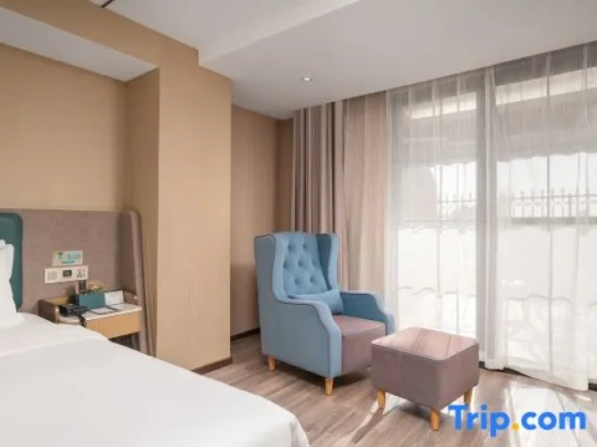 Deluxe Double room with balcony and with city view