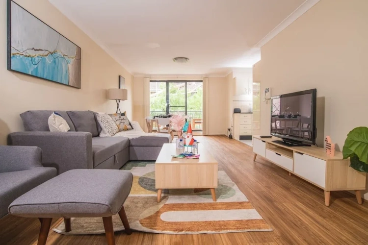 3 Bedrooms Apartment