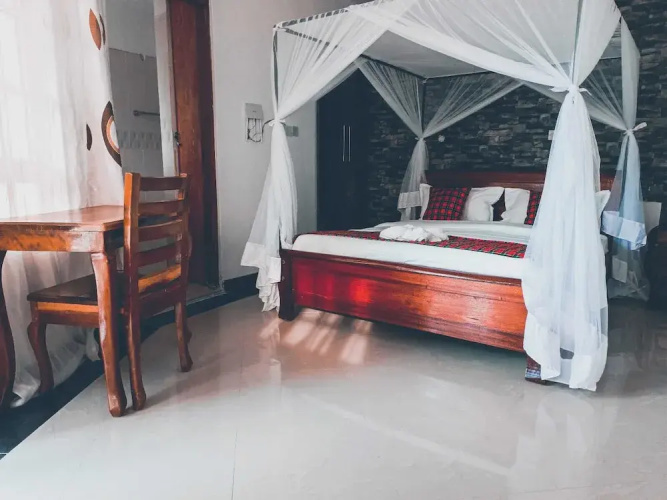 Queen's Way Resort