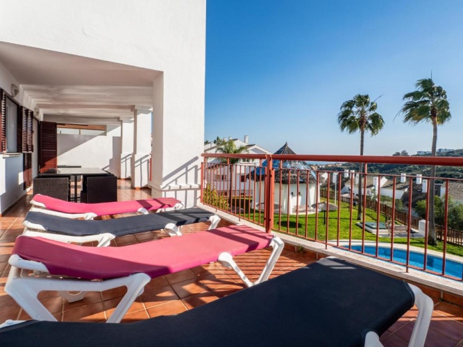 3 Bedrooms Apartment