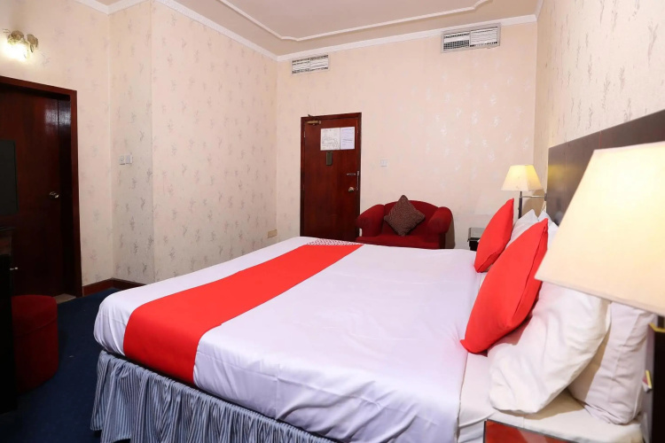 OYO 112 Semiramis Hotel