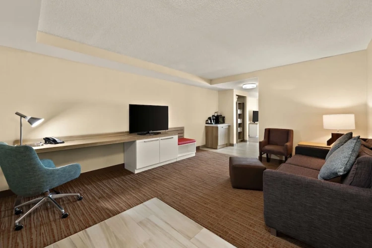 Deluxe Quadruple Suite