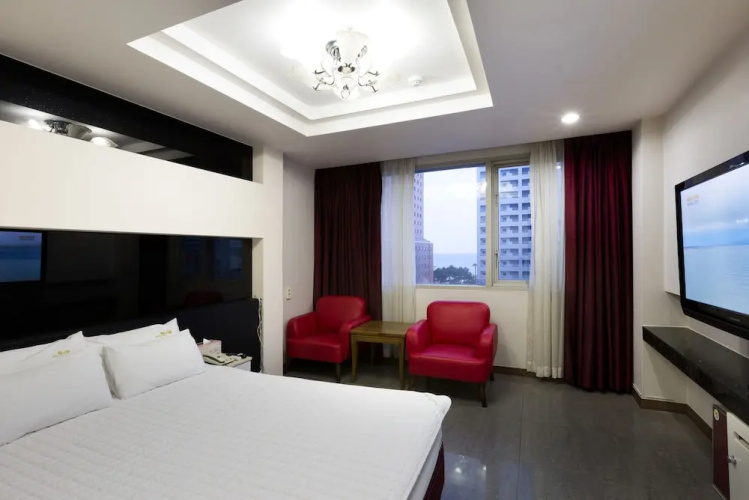 Stay 7 B&W Hotel