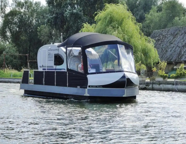 Hausboot auf der Peene, Demmin