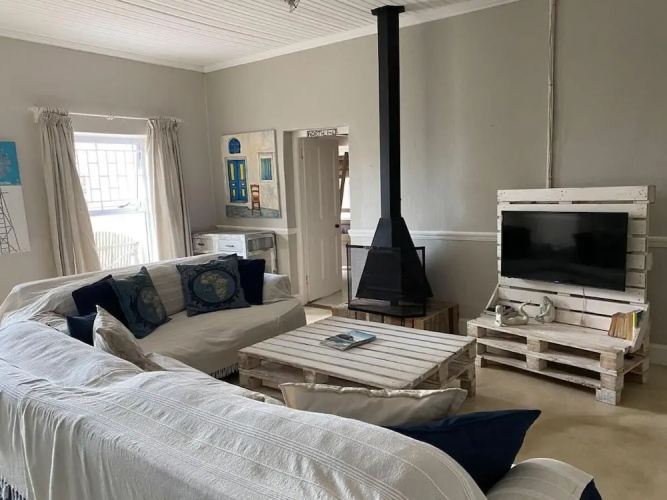 Room-cozy Crner Kitehouse