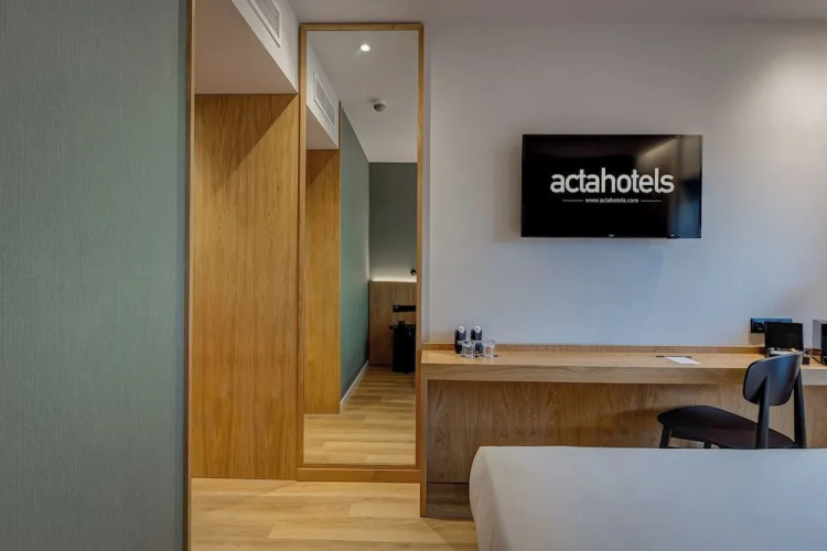 Hotel Acta the Clover