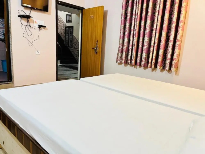 Krishna guest house