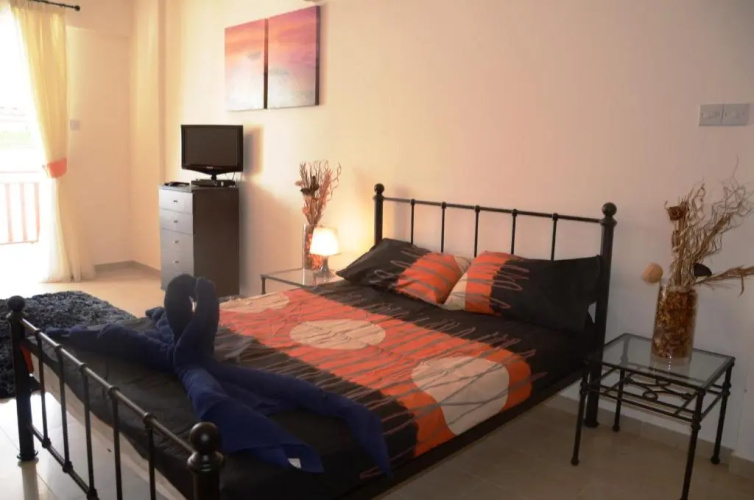 Studio with shower room E5, full kitchen, poolside, FREE WIFI