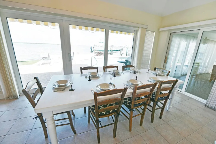 Ocean Sunrise Apartment 5