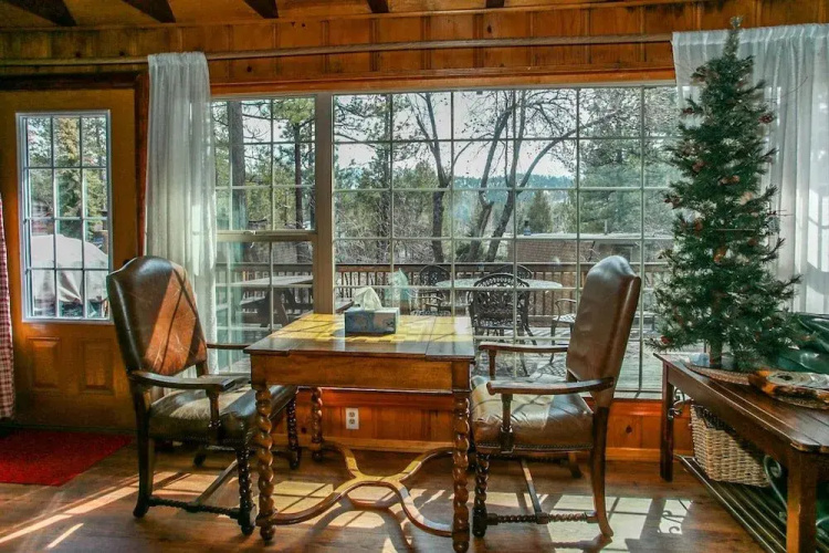 Bear Hug Hideaway