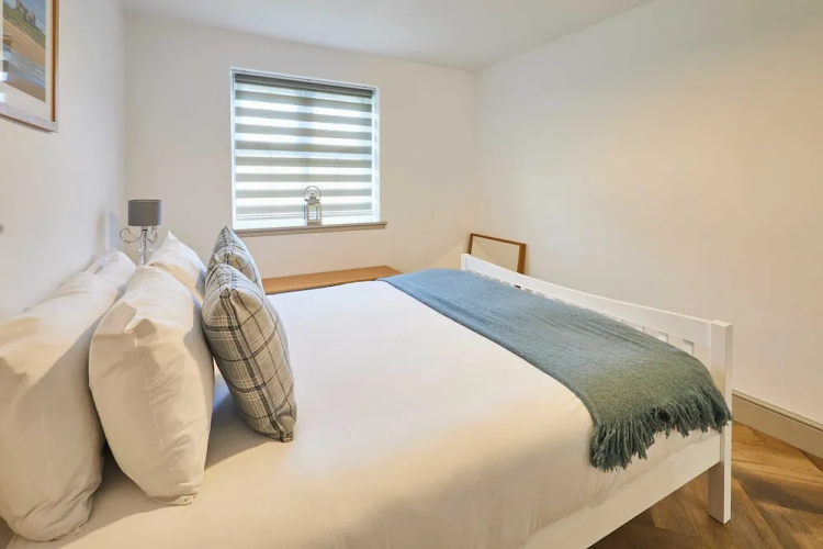 Host Stay Middle Cottage