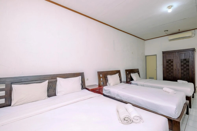 Modern Look Studio At Graha Wishnu Guest House