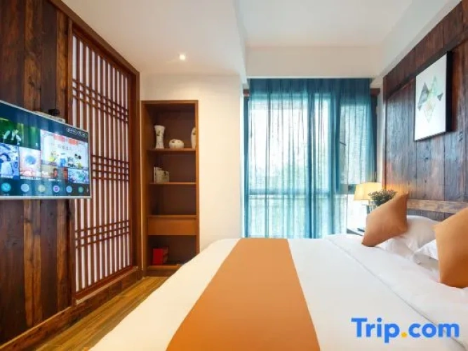 Quadruple Family Suite