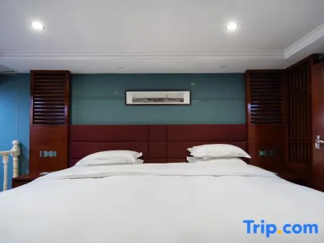 Business Quadruple Suite