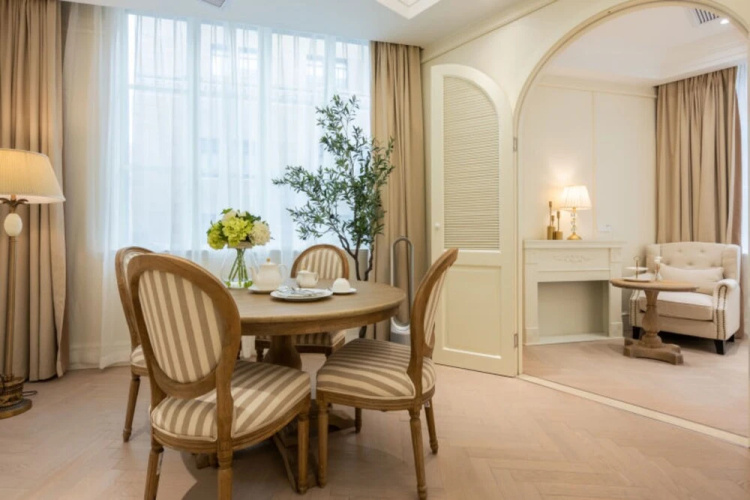 Hidden Residence- No.1 on the Bund