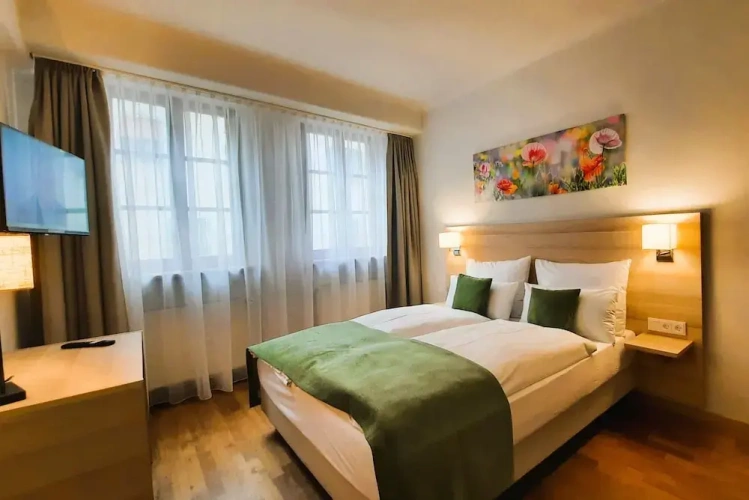 Deluxe Double room with city view