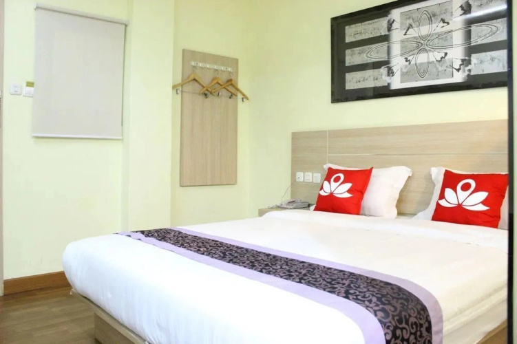 ZEN Rooms Rujia Hotel