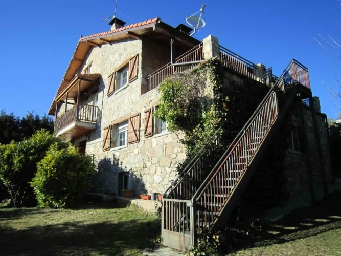 6 Bedrooms Cottage