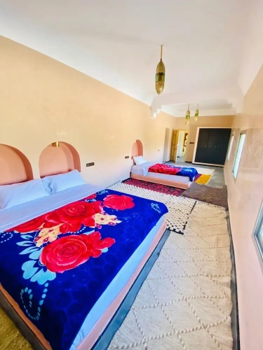 1 Bedroom Standard Family room with mountain view