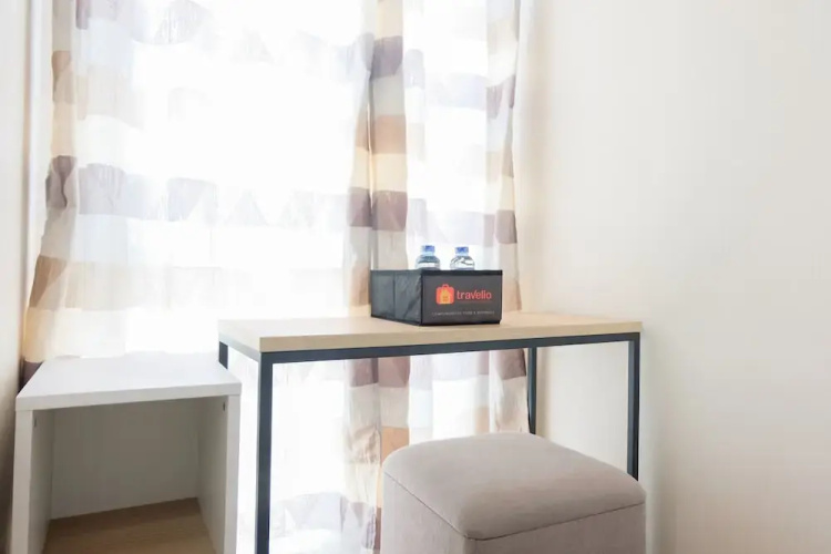Comfy Studio Apartment with Extra Bed at M-Town Residence
