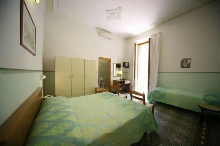 Classic Triple room
