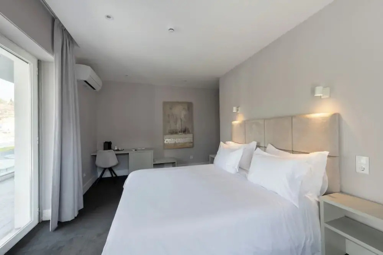 Avenue Hill Hotel