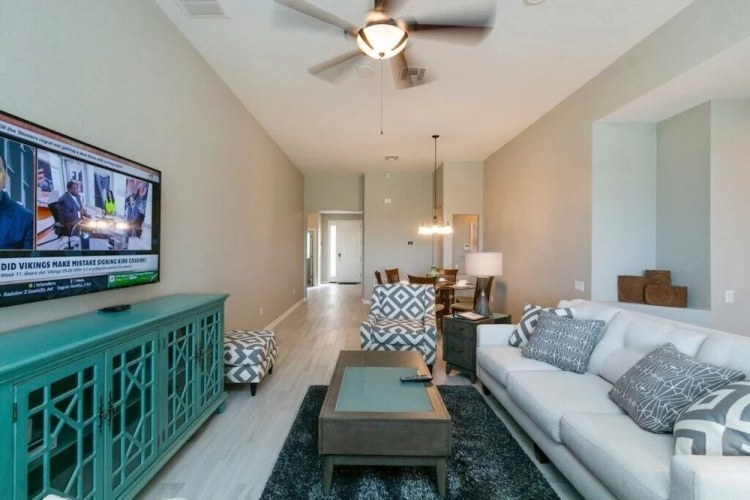 4 Bed / 4 Bath Villa on Windsor Hills Home