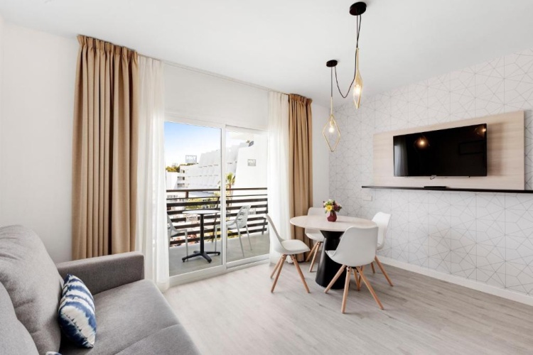Standard Double Suite