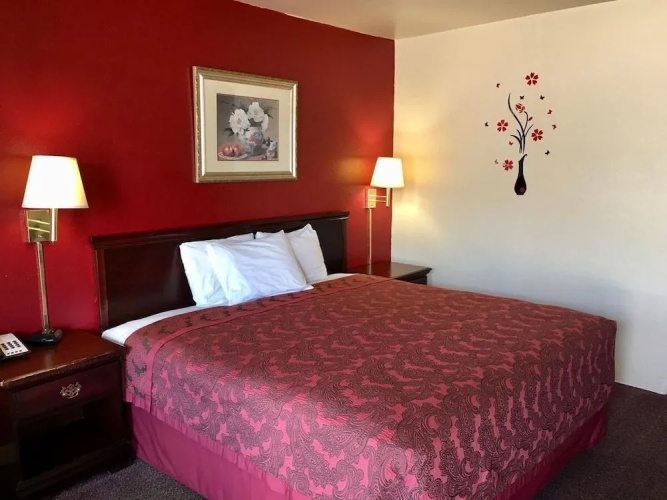 Western Plaza Inn
