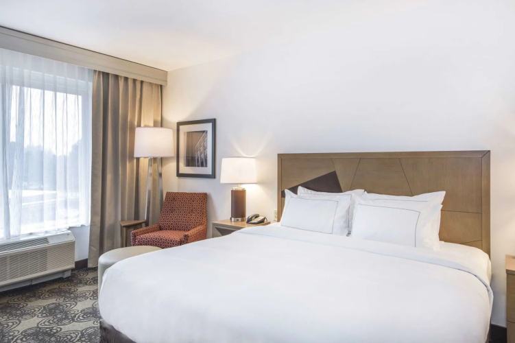 DoubleTree by Hilton Raleigh - Cary