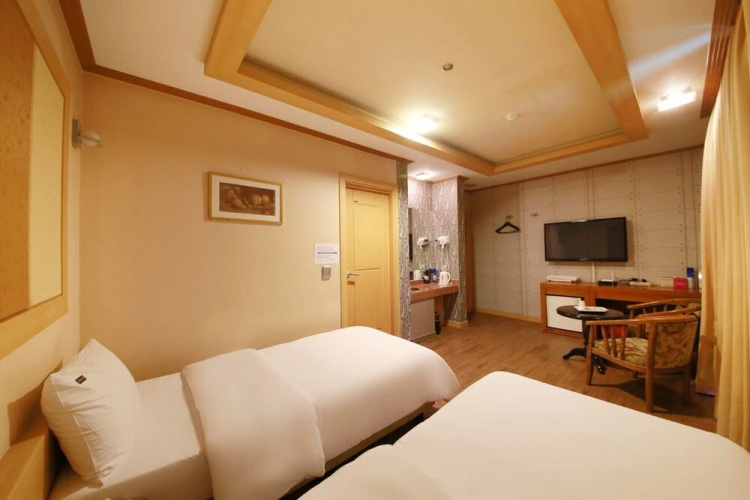 Jes Hot Spring Hotel