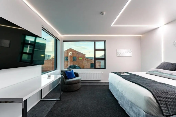 Quarters B2- Luxurious Studio