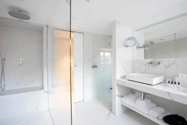 BORD EAU Guest House