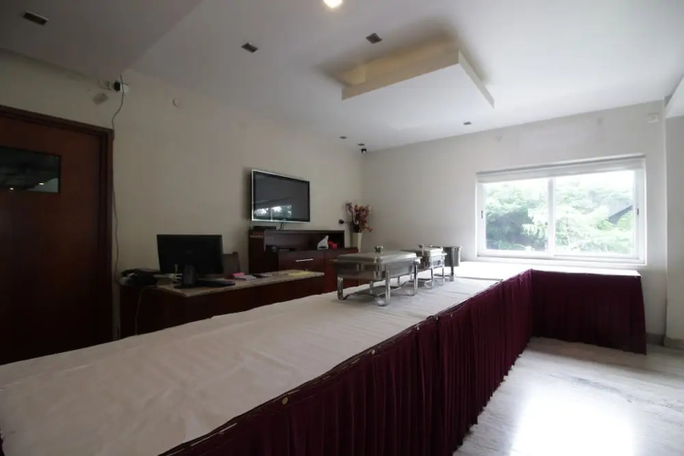 Hotel White Parrot