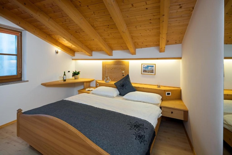 3 Bedrooms Apartment