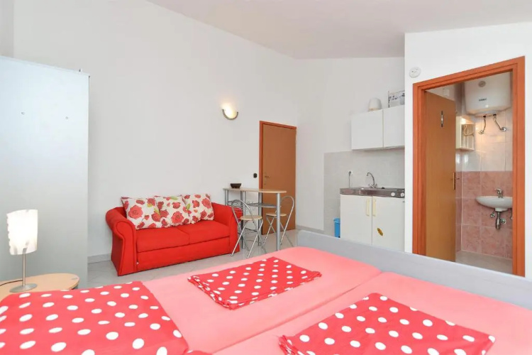 Apartments Smiljan 1466