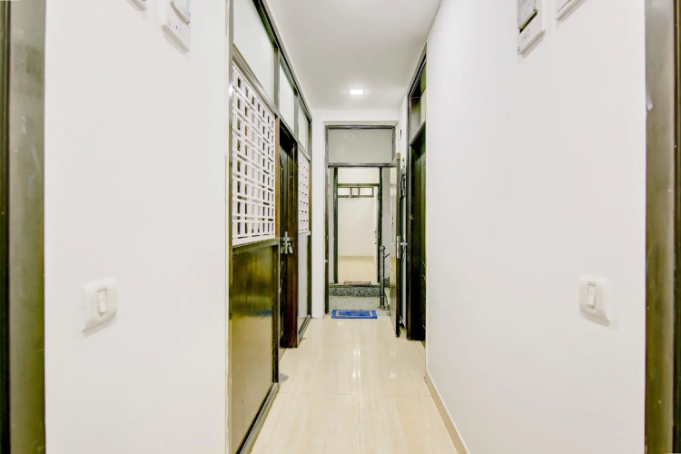 OYO 78876 The Premium Villa