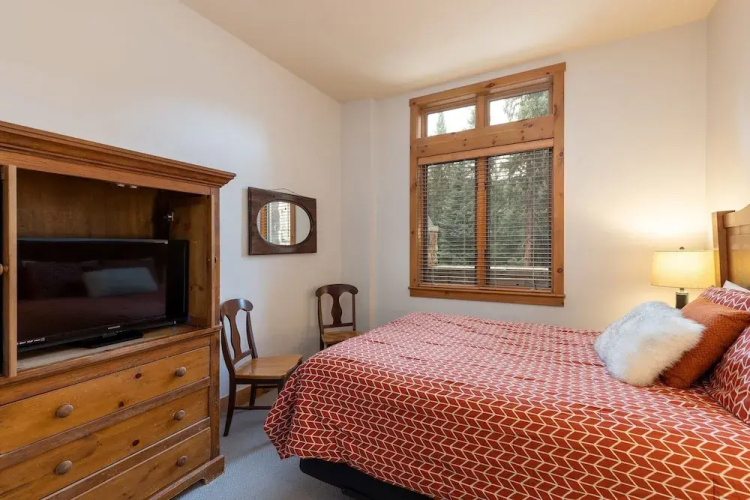 3059 The Timbers 2 Bedroom Condo by RedAwning