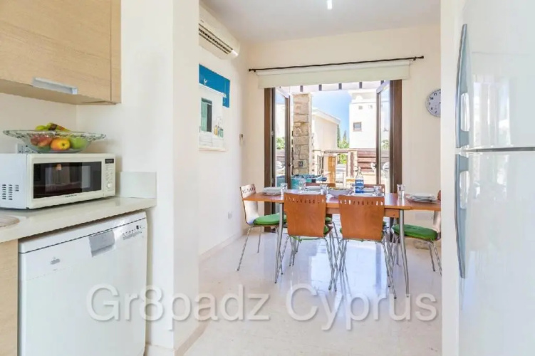 Gr8padz Summer Breeze Villa