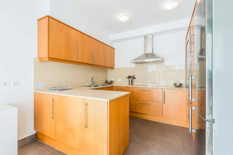 4 Bedrooms Villa