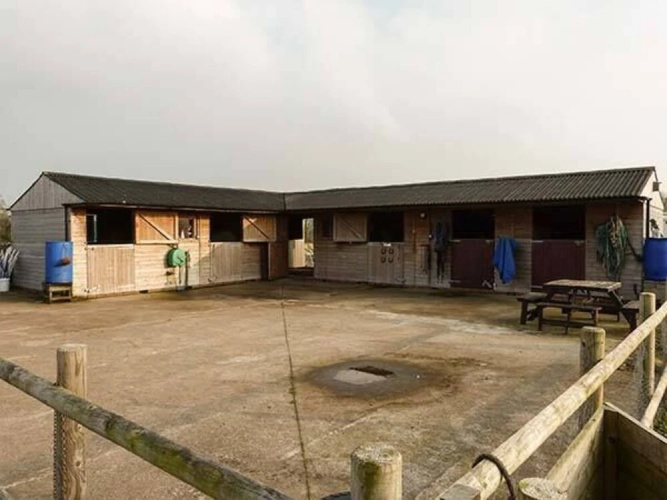 Folly Foot Barn