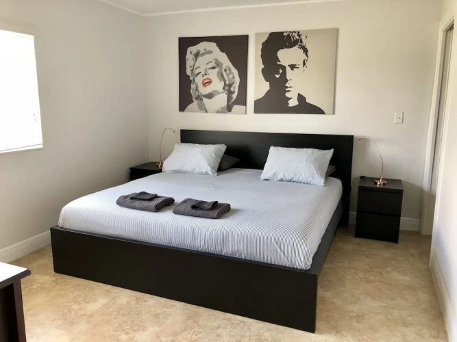 3 Bedrooms Luxury Cottage
