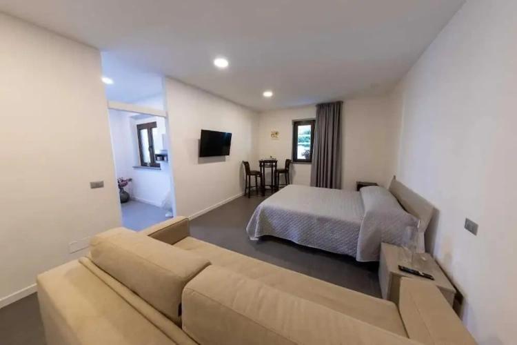 Premium Quadruple room with courtyard view