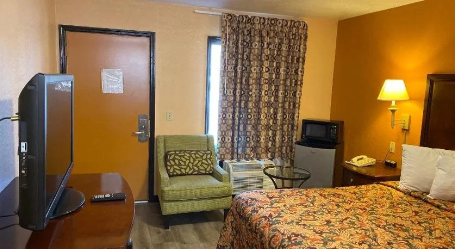 Deluxe Inn