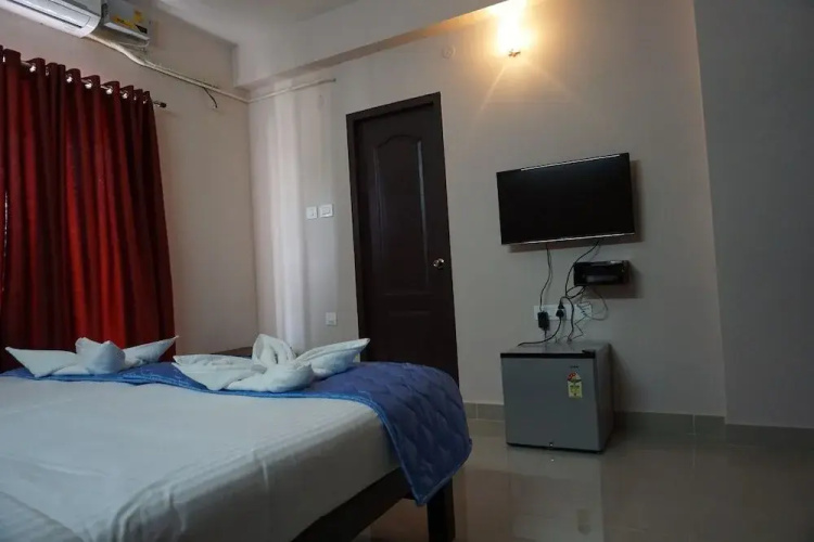 Solitaire Service Apartments