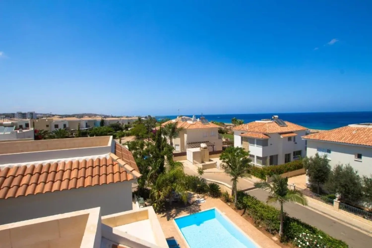 3 Bedrooms Villa