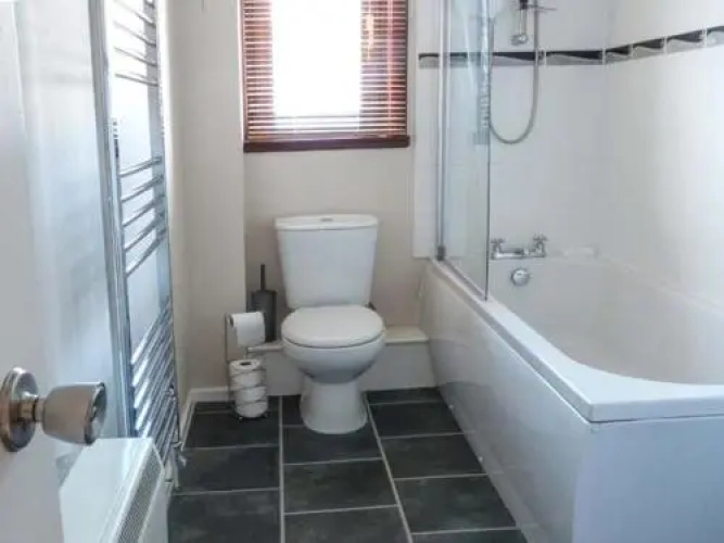 17 Lockhart Place