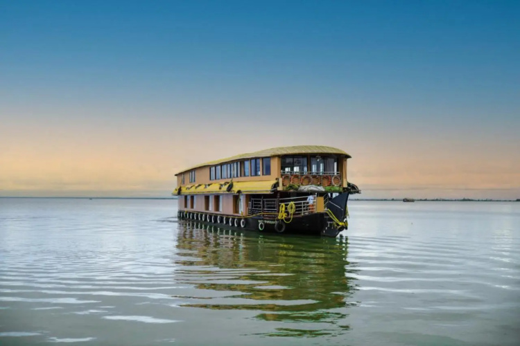 JCT Houseboats