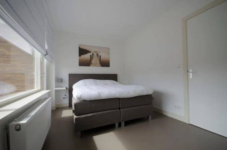 1 Bedroom Basement Apartment with balcony